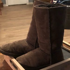 UGG Classic Tall women’s size 7 brown In GUC.